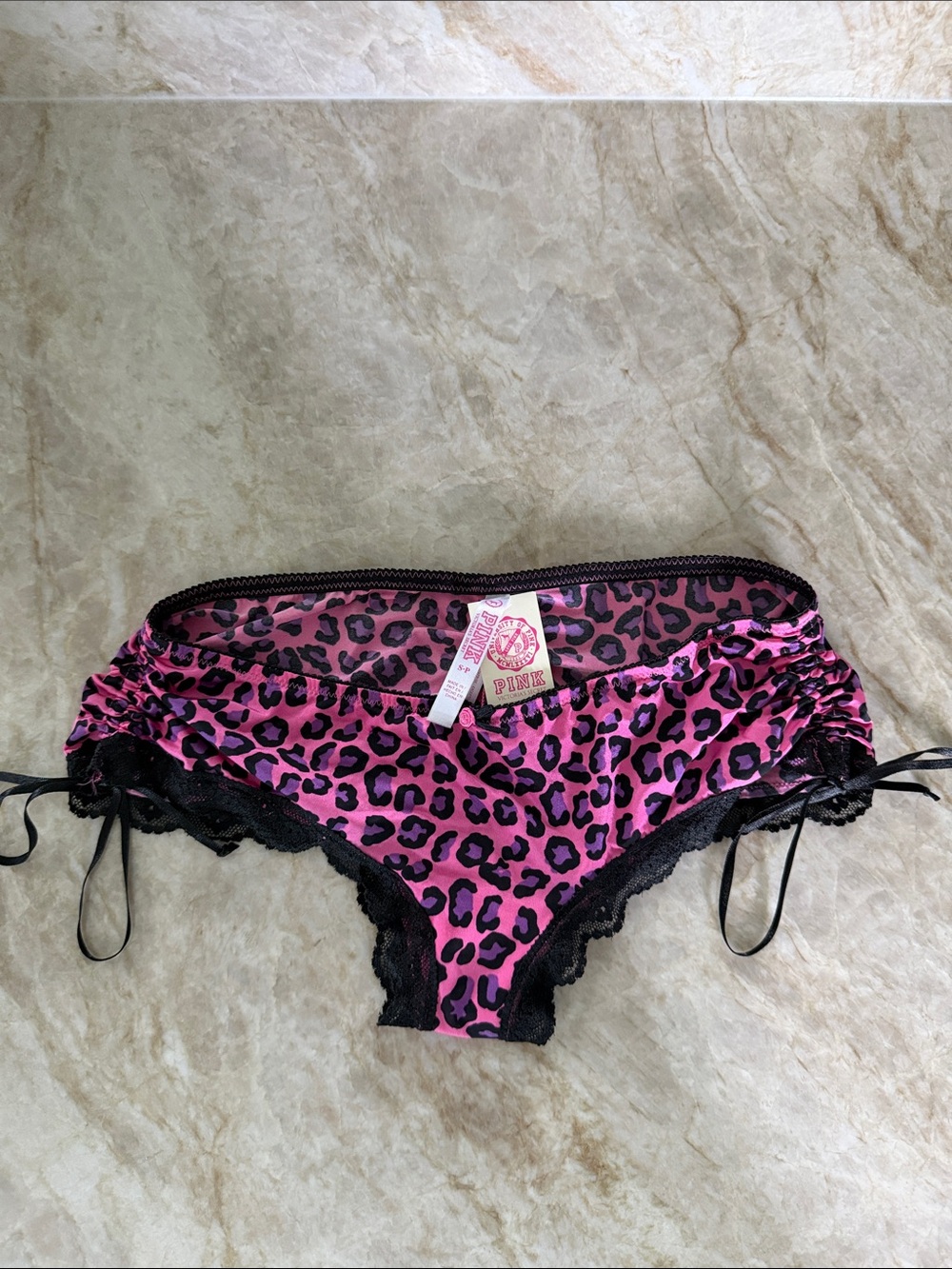 PINK Victoria's Secret Pink Leopard-Print Lace Hipster Panty! Brand new! Size: S